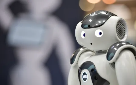 رباتیک پیشرفته: از صنعت تا زندگی روزمره